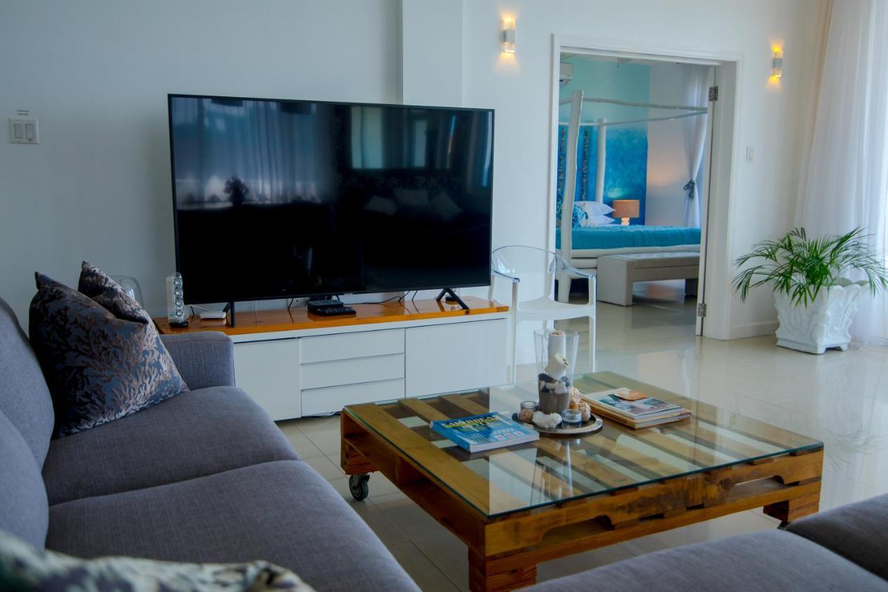 Ocho Rios Penthouse At Whispering Seas Apartment Bagian luar foto