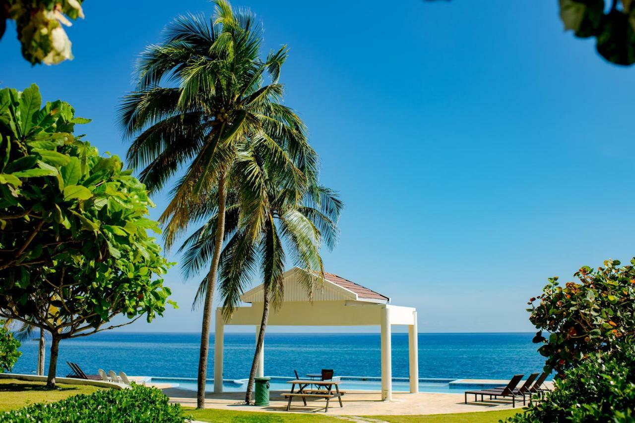 Ocho Rios Penthouse At Whispering Seas Apartment Bagian luar foto