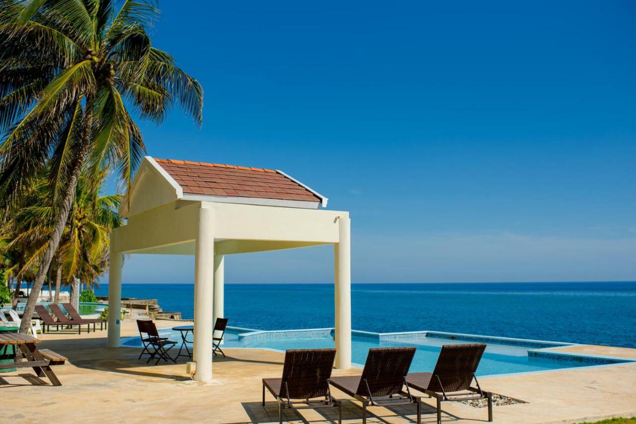 Ocho Rios Penthouse At Whispering Seas Apartment Bagian luar foto